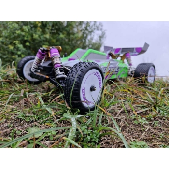Samochód zdalnie sterowny terenowy wyczynowy WLToys 104002 1:10 4WD 2,4Ghz
